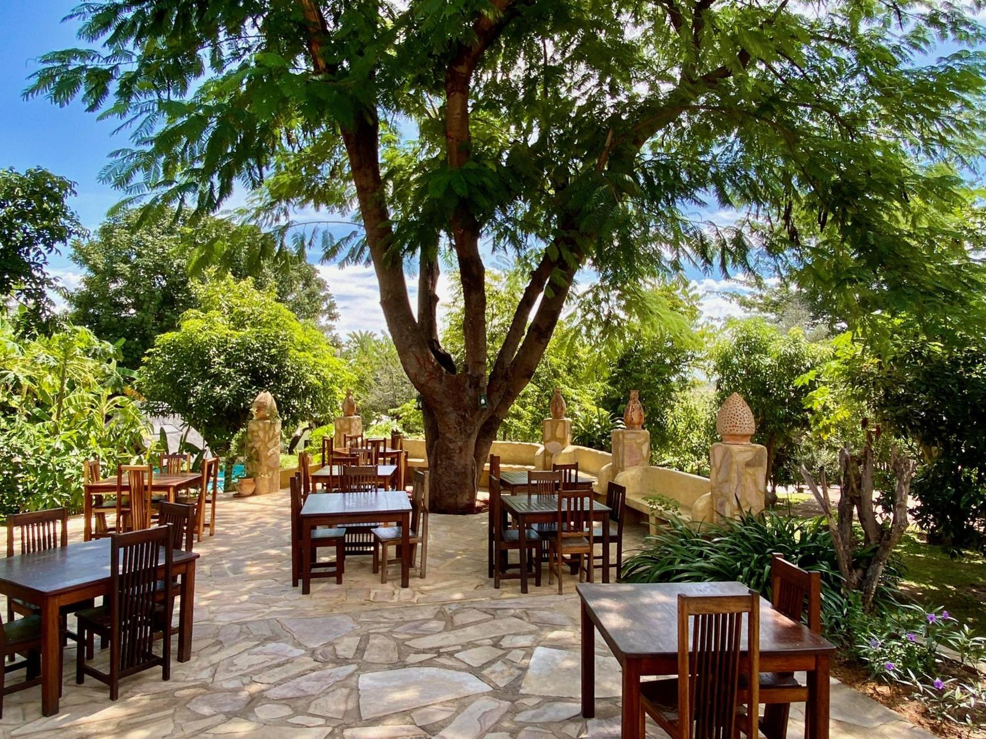 Tambuti Lodge Rundu Zewnętrze zdjęcie