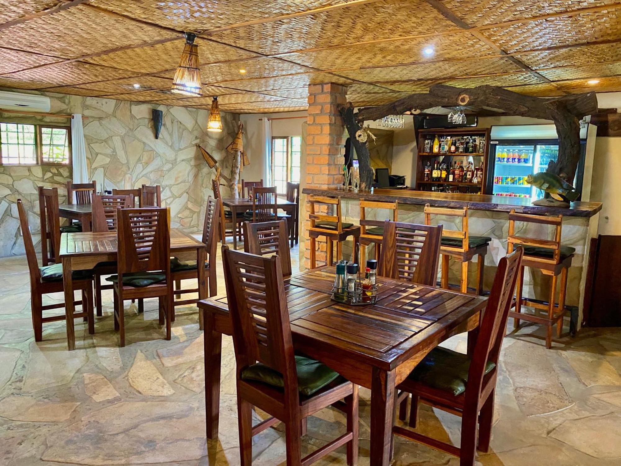 Tambuti Lodge Rundu Zewnętrze zdjęcie