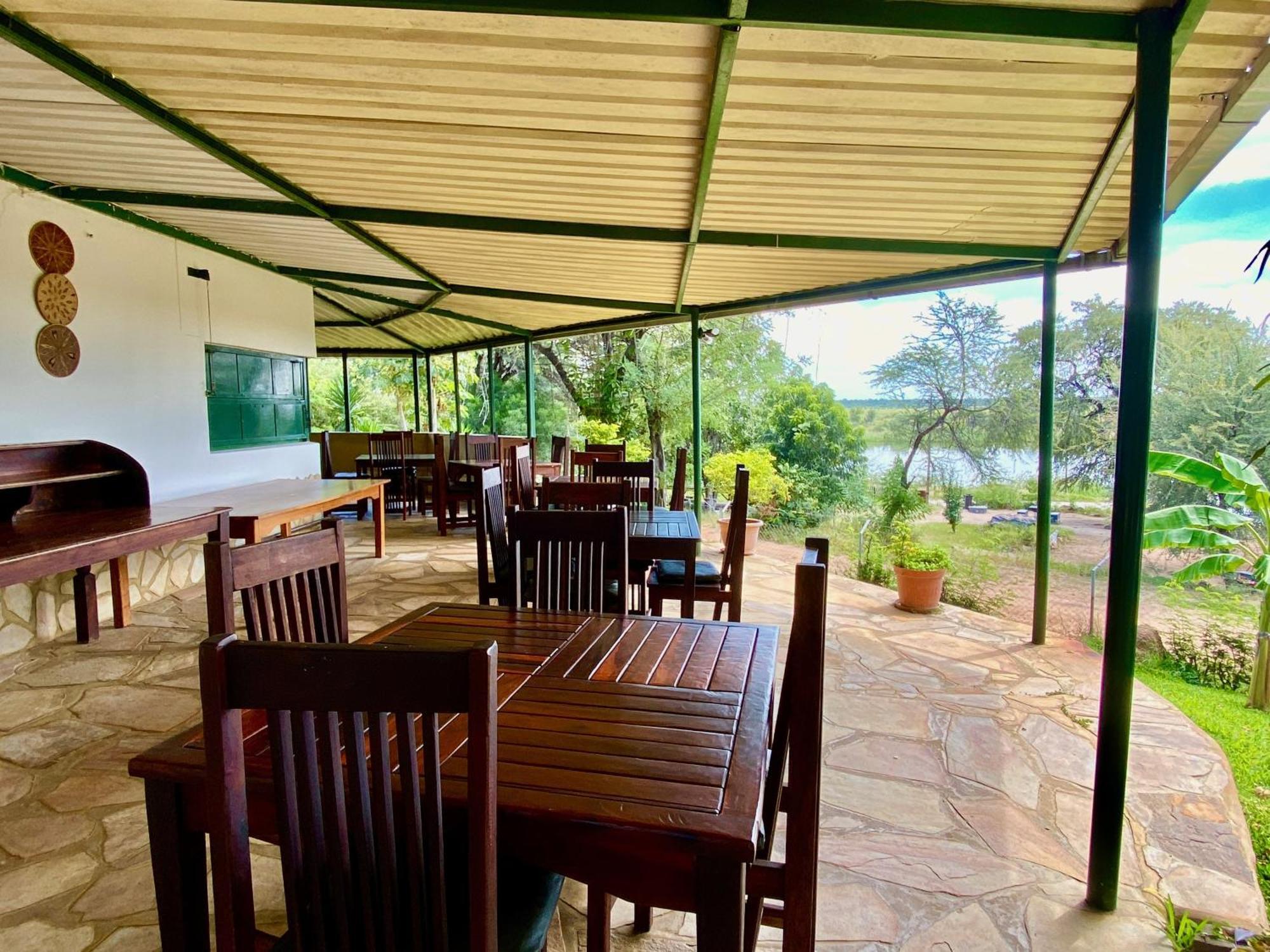Tambuti Lodge Rundu Zewnętrze zdjęcie