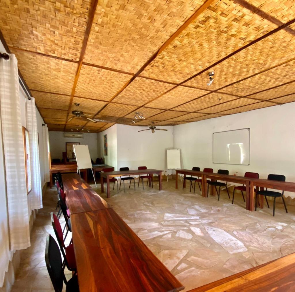 Tambuti Lodge Rundu Zewnętrze zdjęcie