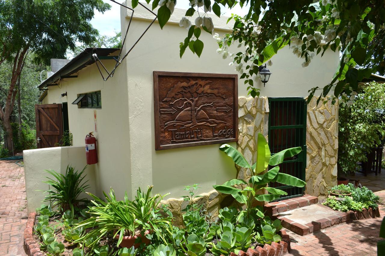 Tambuti Lodge Rundu Zewnętrze zdjęcie