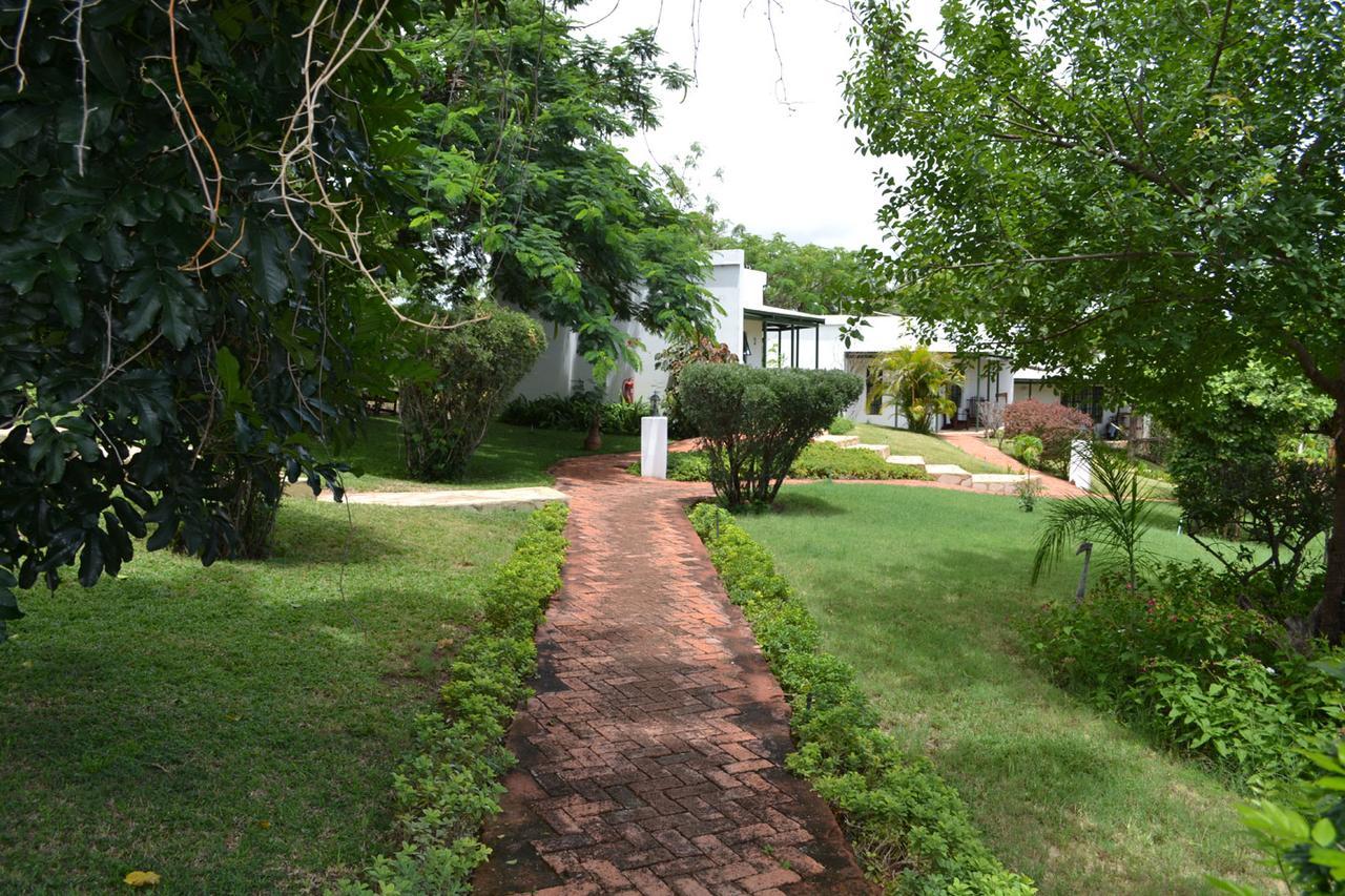Tambuti Lodge Rundu Zewnętrze zdjęcie