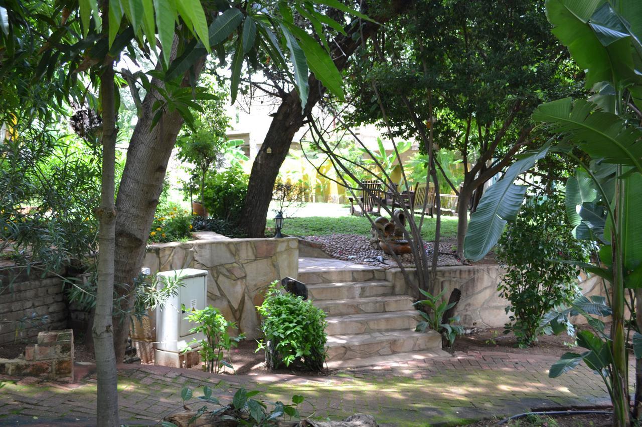 Tambuti Lodge Rundu Zewnętrze zdjęcie