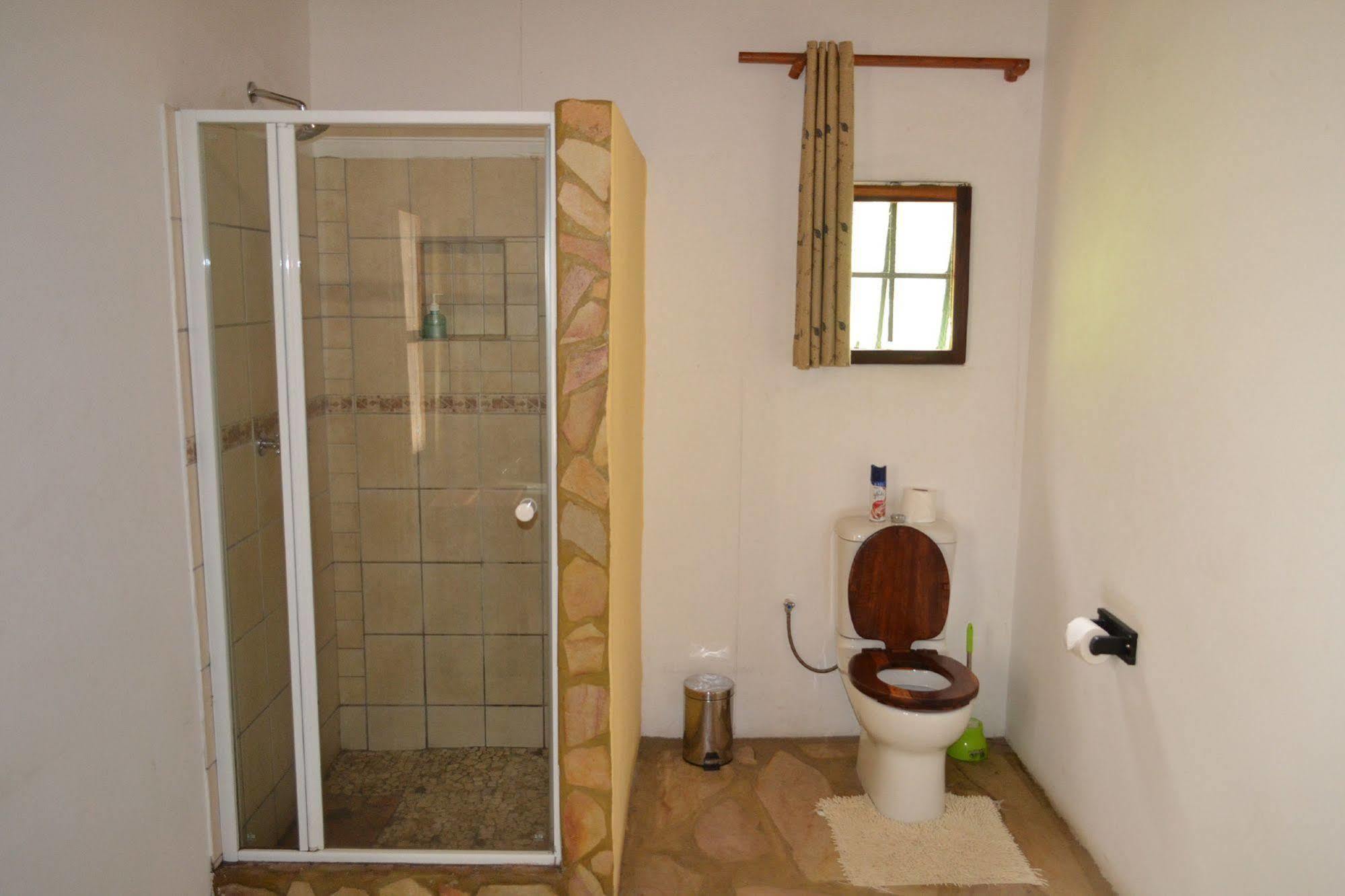Tambuti Lodge Rundu Zewnętrze zdjęcie