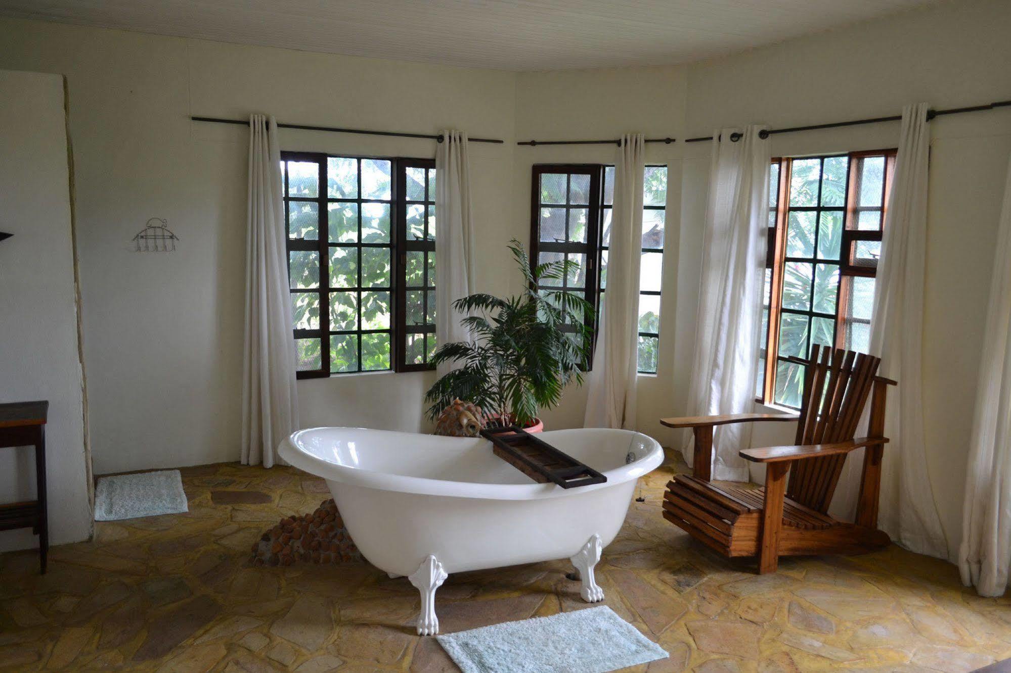 Tambuti Lodge Rundu Zewnętrze zdjęcie