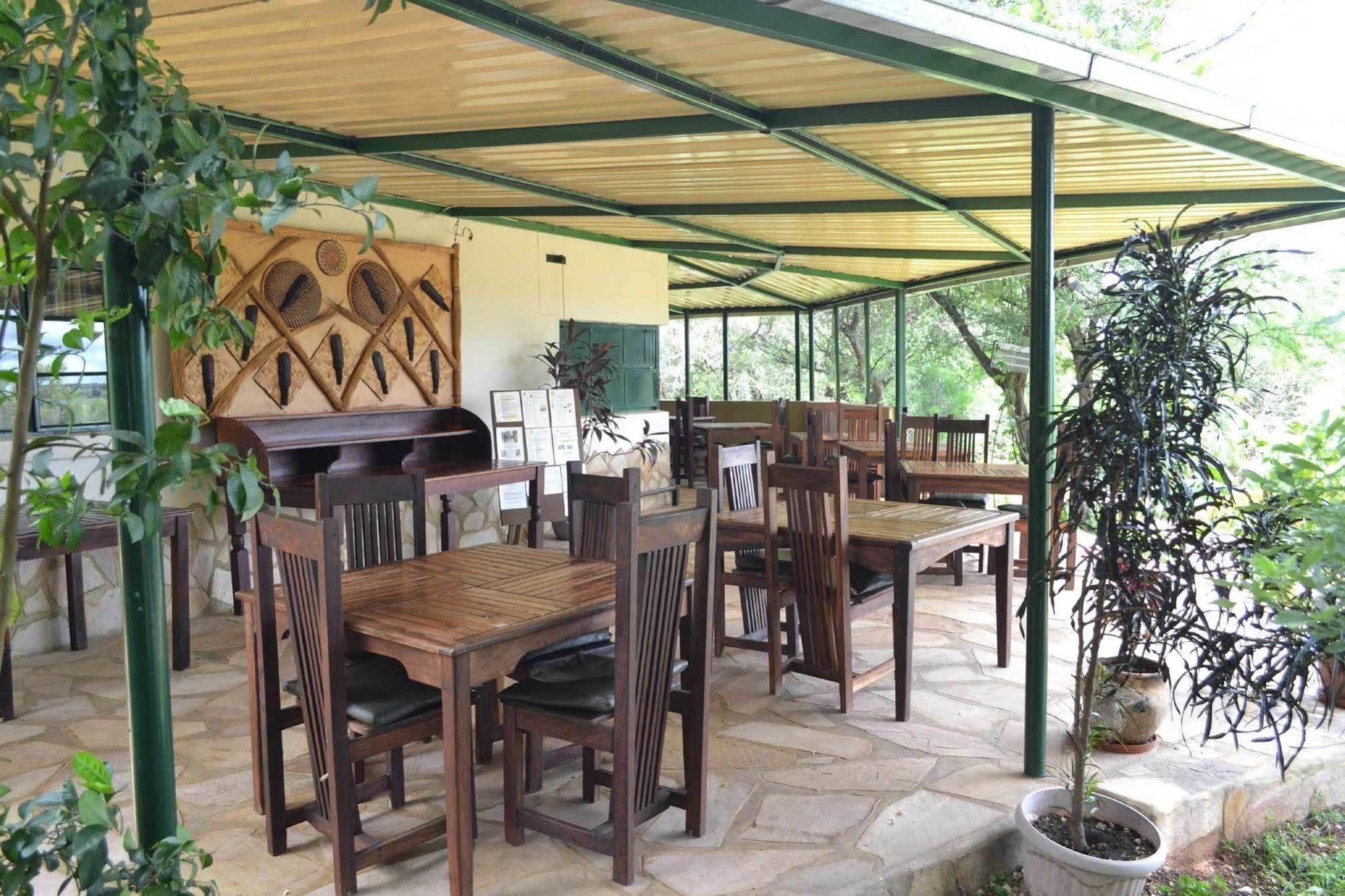 Tambuti Lodge Rundu Zewnętrze zdjęcie