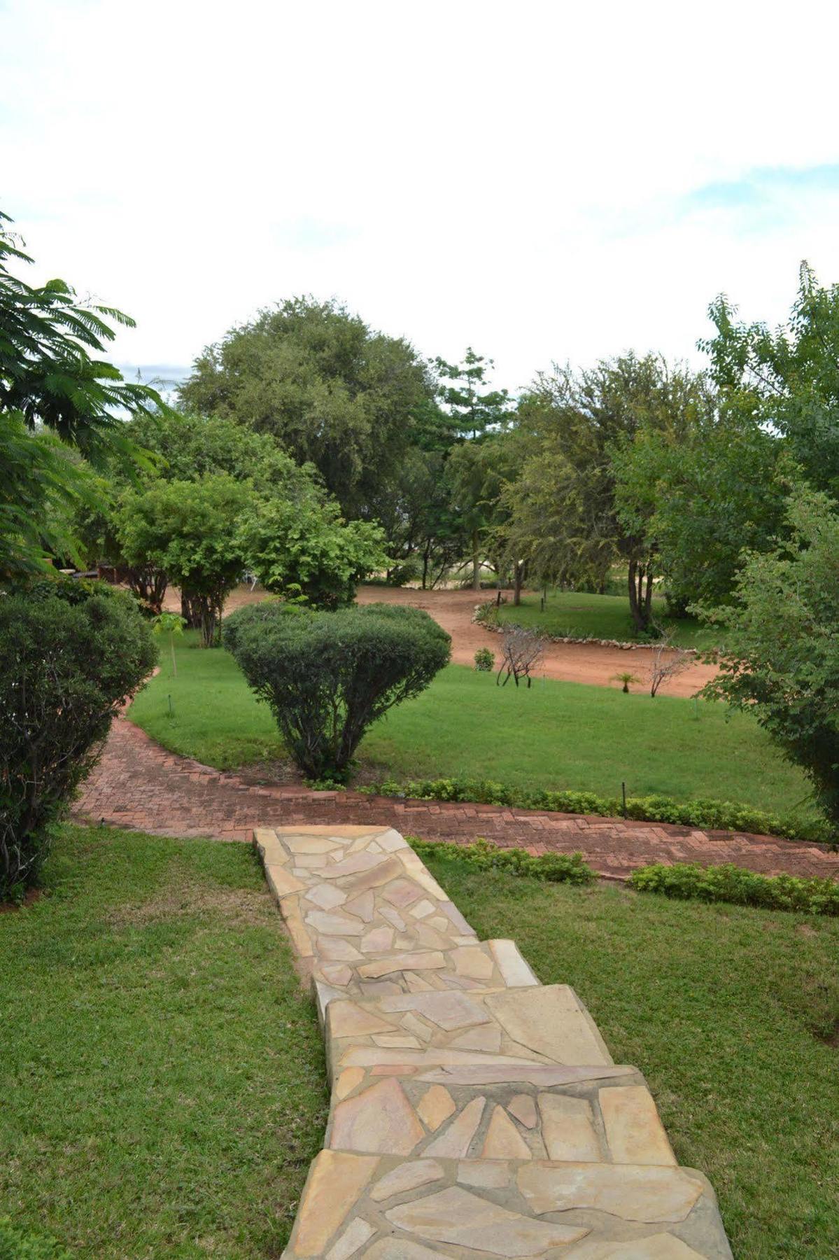 Tambuti Lodge Rundu Zewnętrze zdjęcie