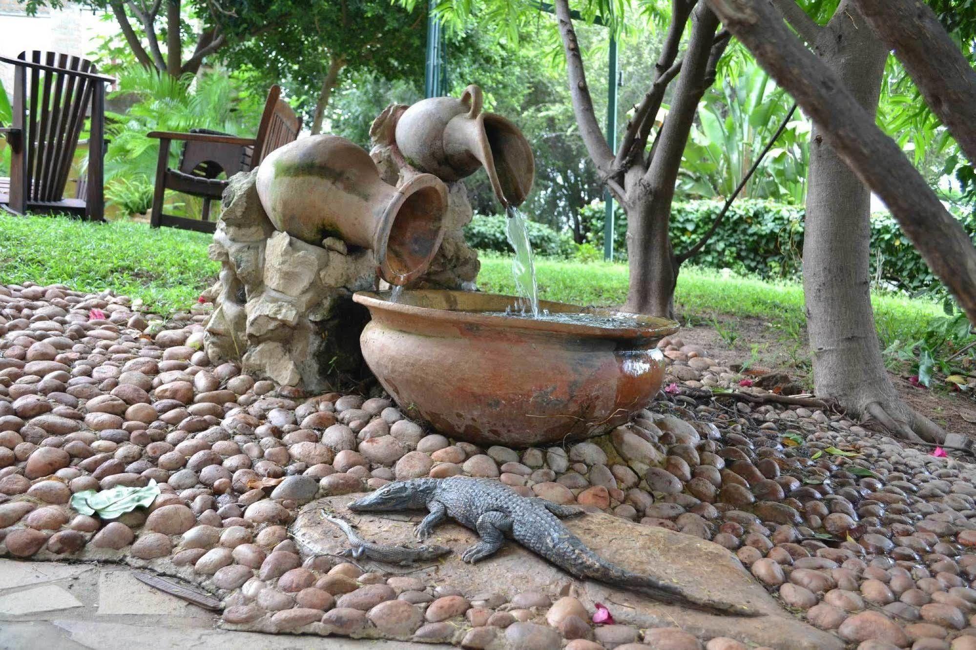 Tambuti Lodge Rundu Zewnętrze zdjęcie